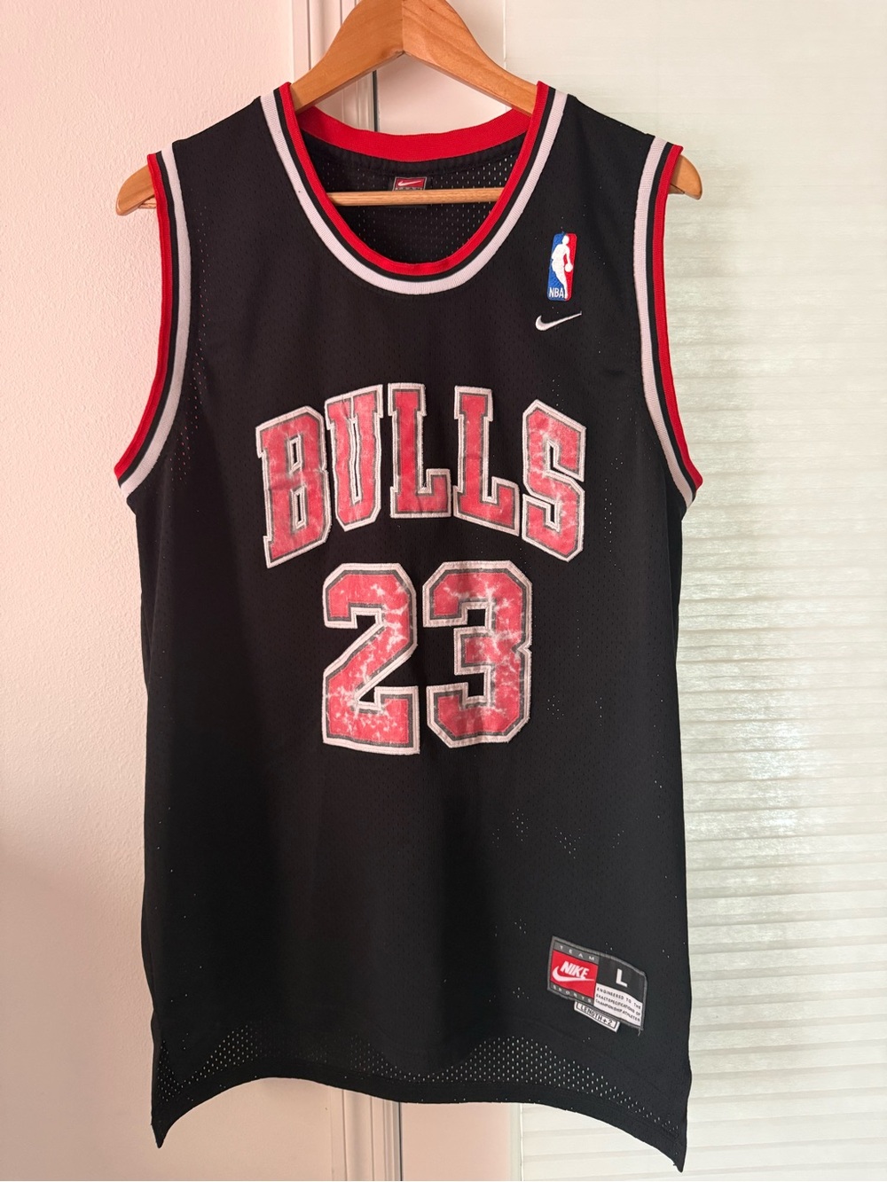 Vintage Nike Michael Jordan Chicago Bulls Black and Red Team Jersey Collar Tag